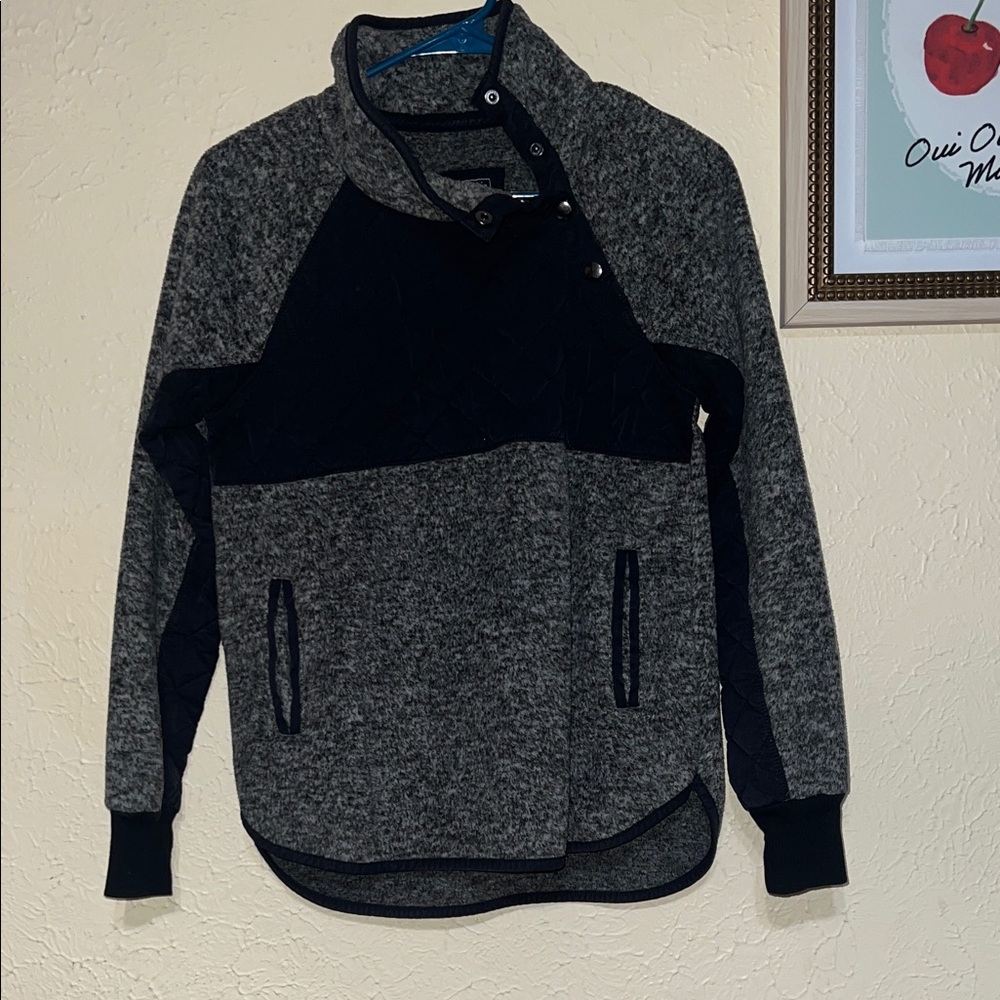Abercrombie & Fitch Gray and Black Zip Up Sweater